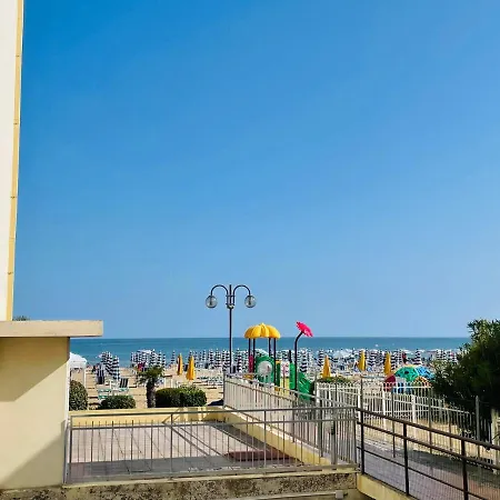 Apartment Cima - Vista Mare, 3 Camere, Wifi, Family Lido di Jesolo